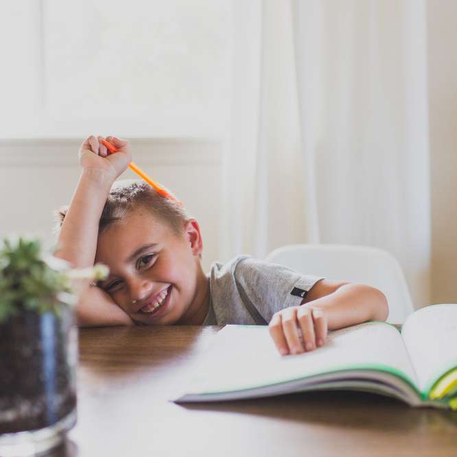 kid-doing-homework_t20_jXV8nd